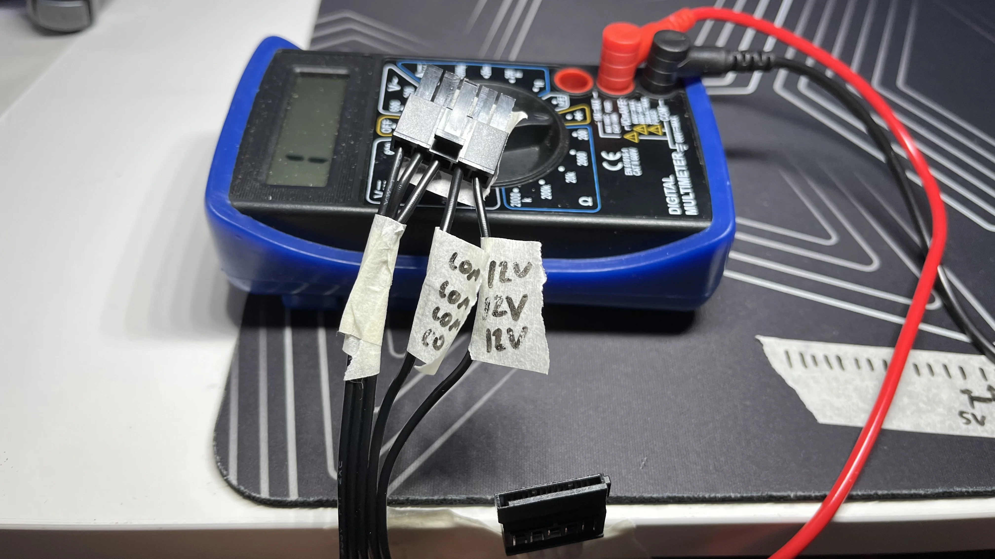 Confirming wires for SATA power